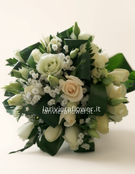 Bouquet di rose colori assortiti.